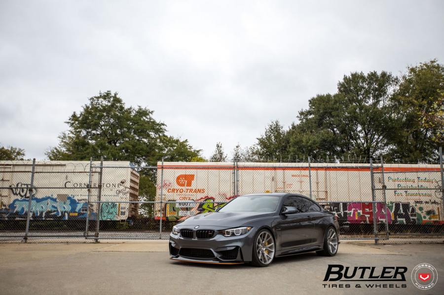  BMW M4 Coupe on Vossen Wheels (VPS-306) 2017 года  (фото 3 из 38)